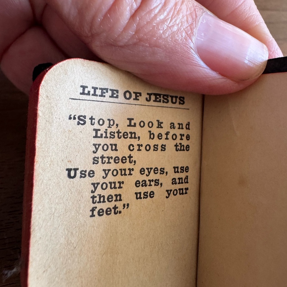 Vtg Miniature Childs Bible and Prayer Book -The Life of Jesus
1932 MINT - Picture 7 of 11